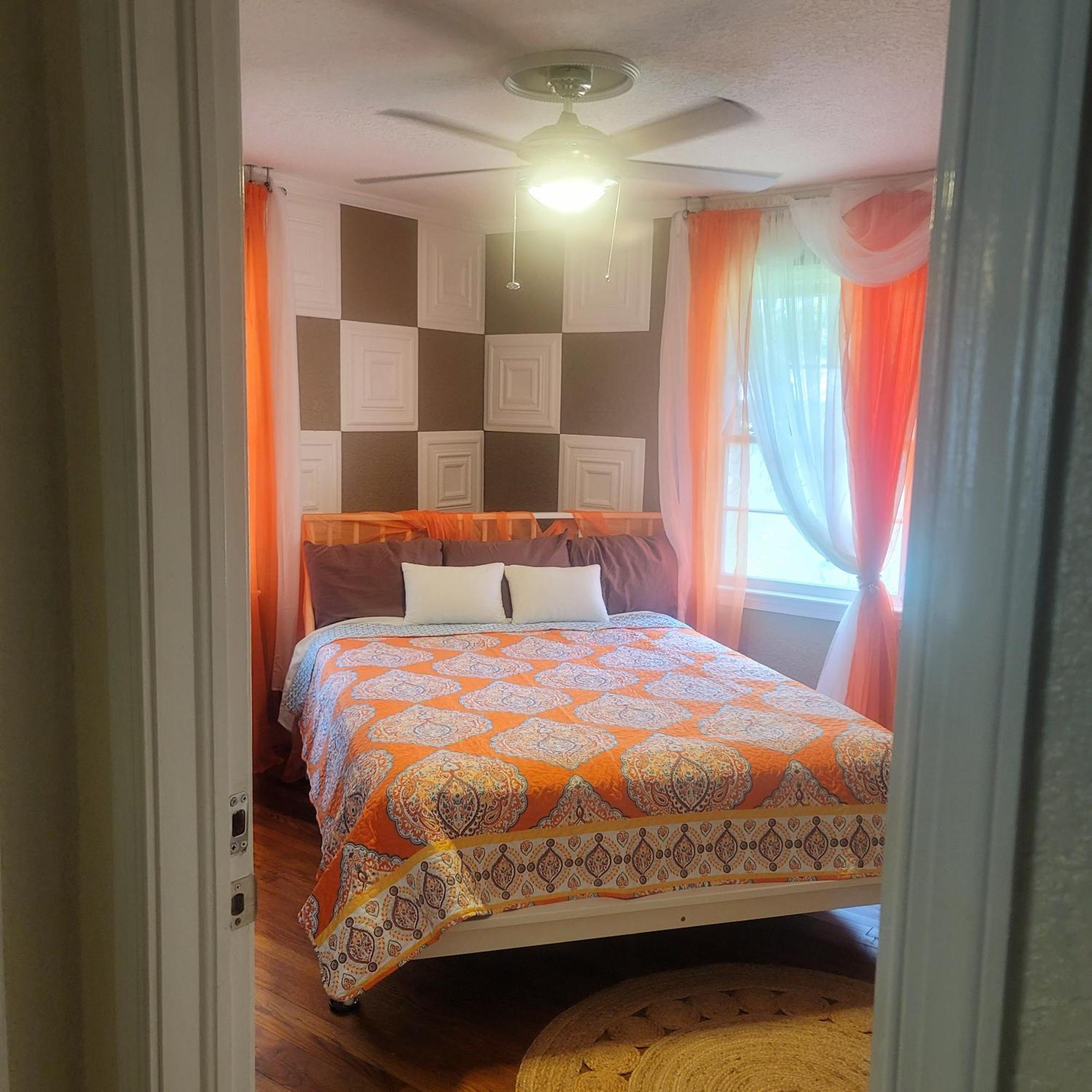 Beach Go-Boho Private Room & Coffee - Tea! Free 不伦瑞克 外观 照片